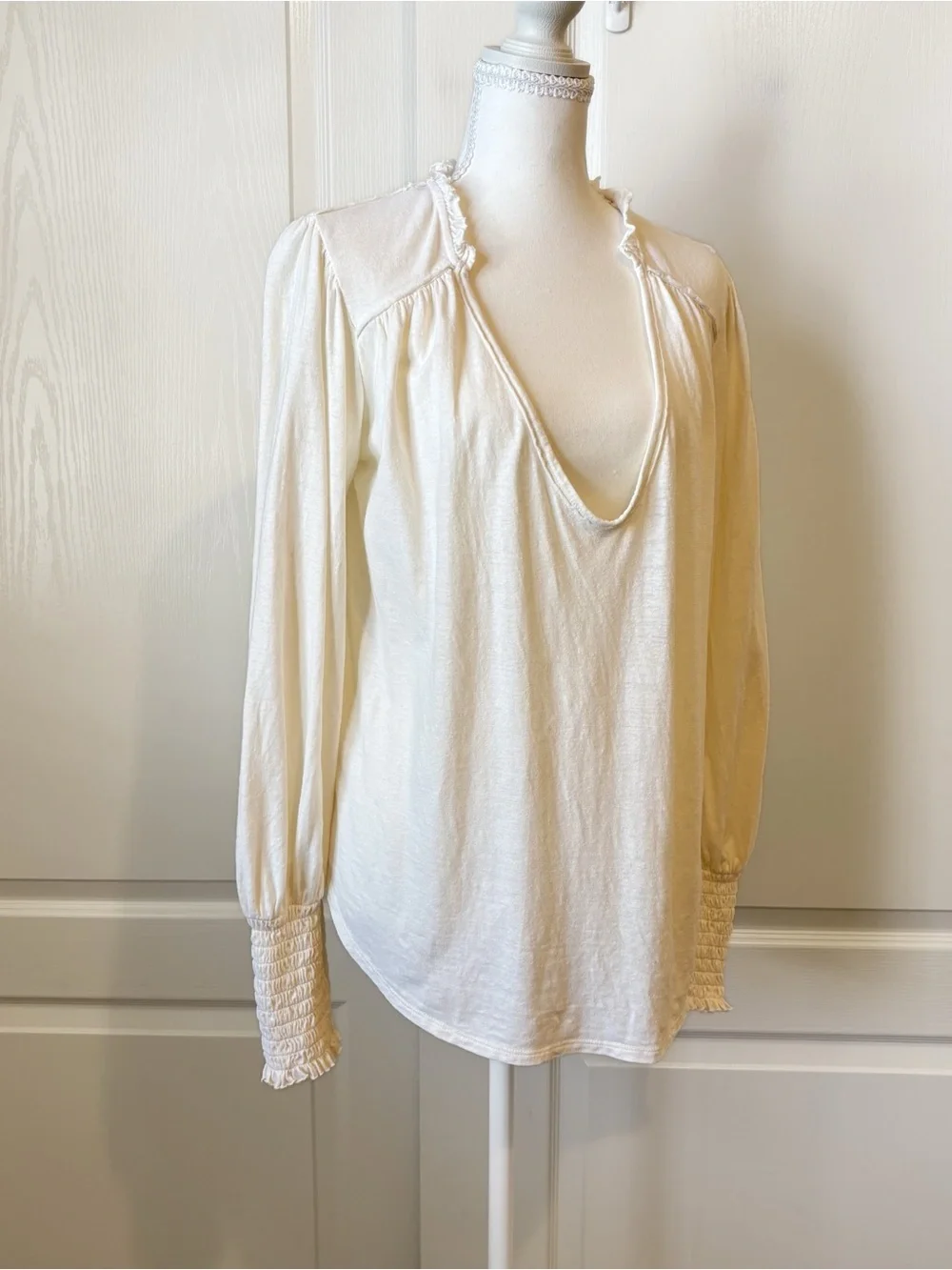 Free People We The Free Cream Long Sleeve V-Neck Blouse Hemp/Cotton Size XS